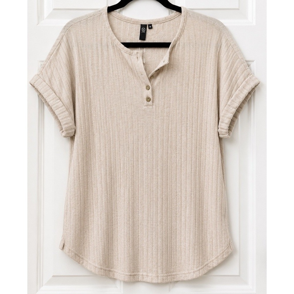 Automet Womens Ribbed Henley Top Beige Short Sleeve Cuffed Shirt Medium NWT - Picture 1 of 7